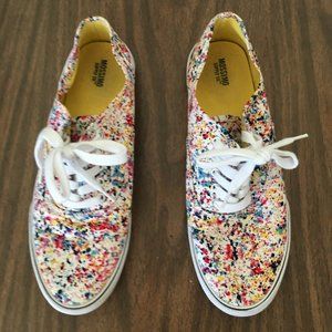 Size 8 Mossimo sneakers